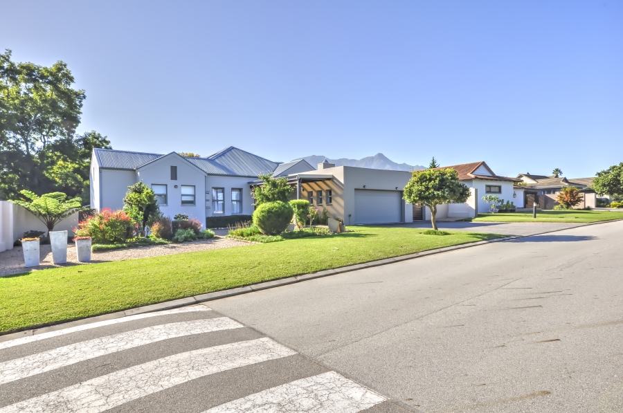 4 Bedroom Property for Sale in Earls Court Lifestyle Estate Western Cape